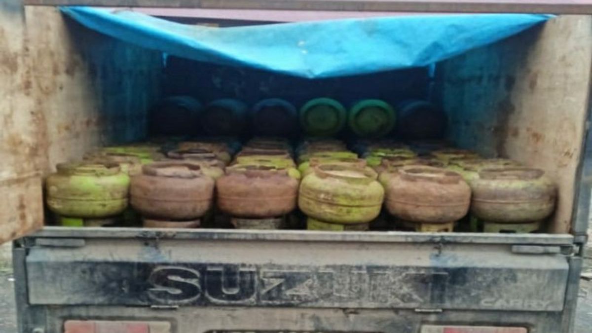 فشلت شرطة كوناوي في تهريب 120 3 كجم من اسطوانات غاز البترول المسال: تريد إرسالها إلى موروالي ، وشراء 23000 روبية لكل أنبوب سيتم بيع 40000 روبية