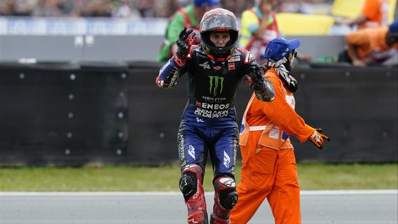 Dinilai Terlalu Ambisius, Fabio Quartararo Dihukum <i>Long Lap Penalty</i> akibat Insiden dengan Aleix Espargaro di MotoGP Belanda