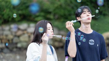 Choo Young Woo dan Shin Si Ah dalam Film Romansa Terbaru, <i>Even If This Love Disappears from The World Tonight</i>