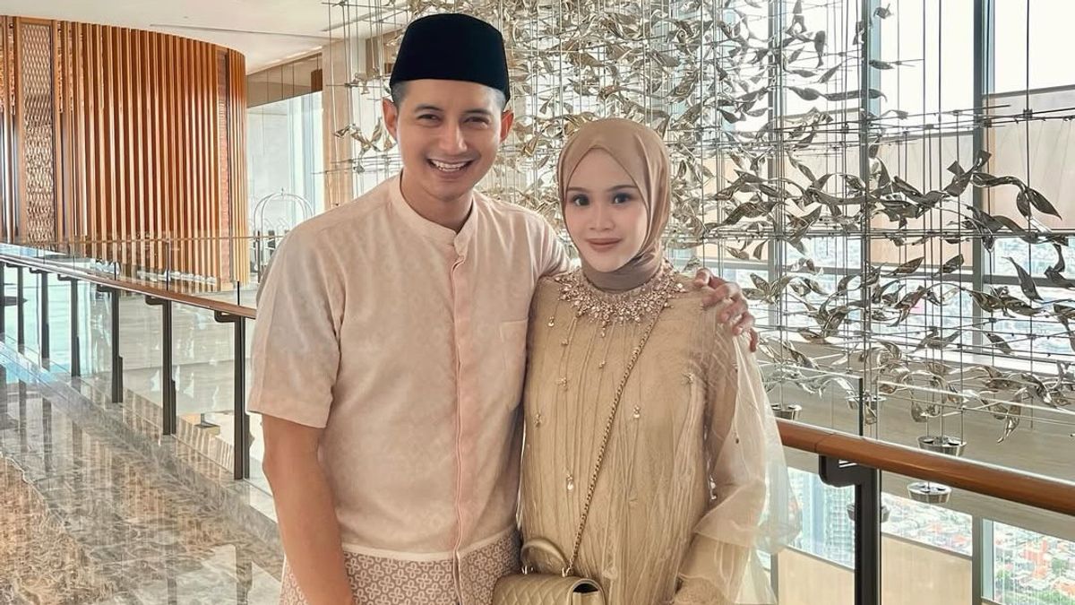Chand Kelvin Ceritakan Momen Haru Saat Mengazankan Anaknya Pertama Kali