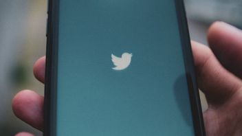 Twitter认真对待成为社交媒体以及沃尔玛的在线购物平台