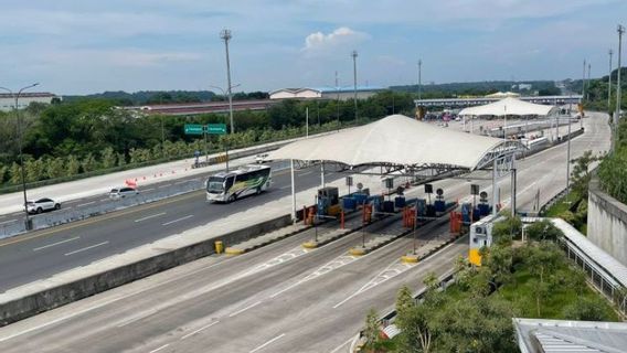 To Prevent Backflow Congestion For Eid, The National Police Prepares One Way KM 414 Toll Road From Kalikangkung To Cikampek Toll Road