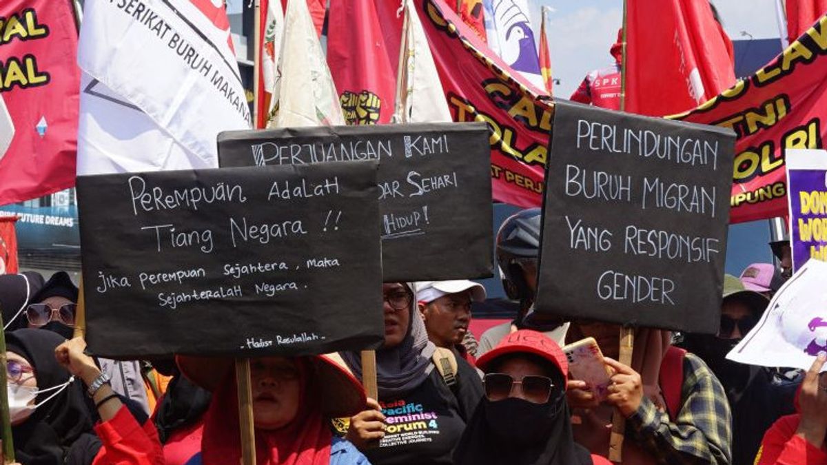 Ekonom Nilai Penghapusan Batas Usia Kerja Solusi di Tengah Gelombang PHK