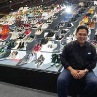 Kunjungi Urban Sneaker Society, Erick Thohir Ajak Anak Muda untuk Berani Berkarya
