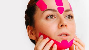 Face Taping Disebut Bisa Jadi Botox Alami, Ini Penjelasan Ahli
