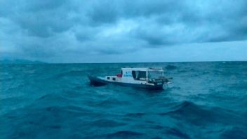 NTTのシッカ海域で漕ぎ捨て、4人の漁師が避難に成功