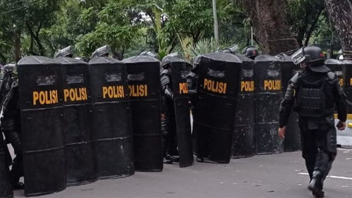 Police Build 7 Security Posts For Christmas And New Year In Poso