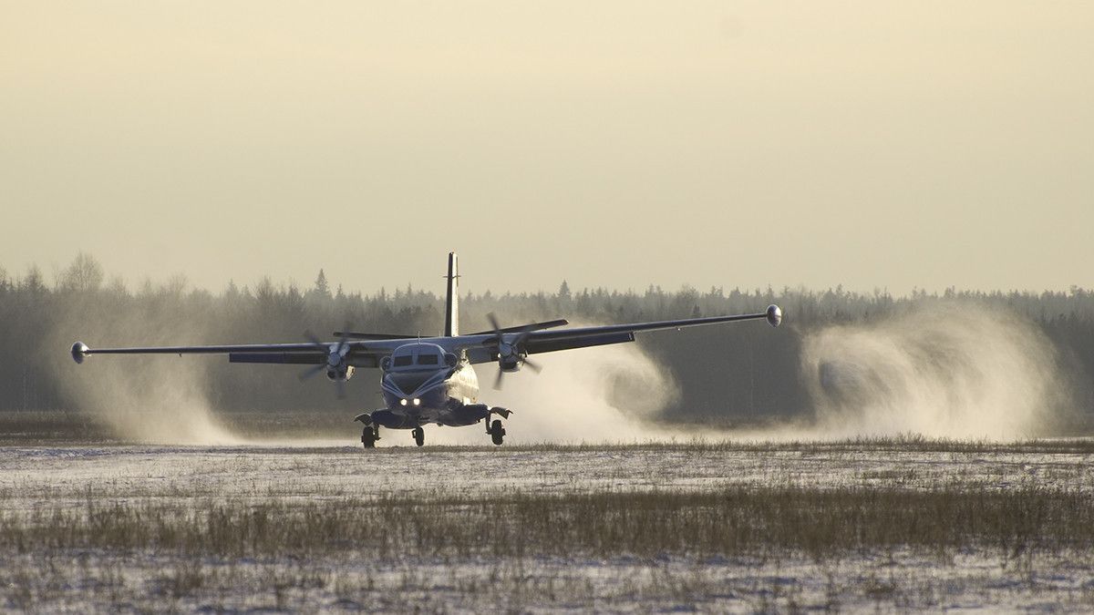 シベリアで緊急着陸に失敗し、ロシア機が墜落し、4人が死亡