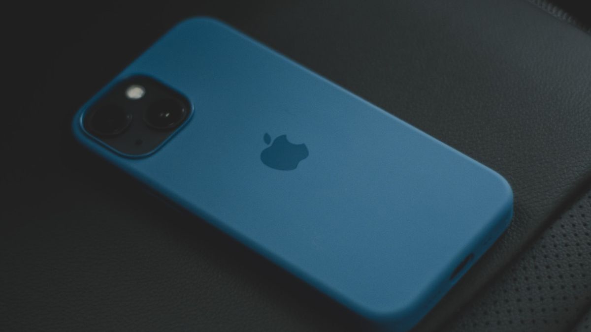 A Row Of Apple Products Stop Production Starting In 2023, There Is An IPhone 13 Mini