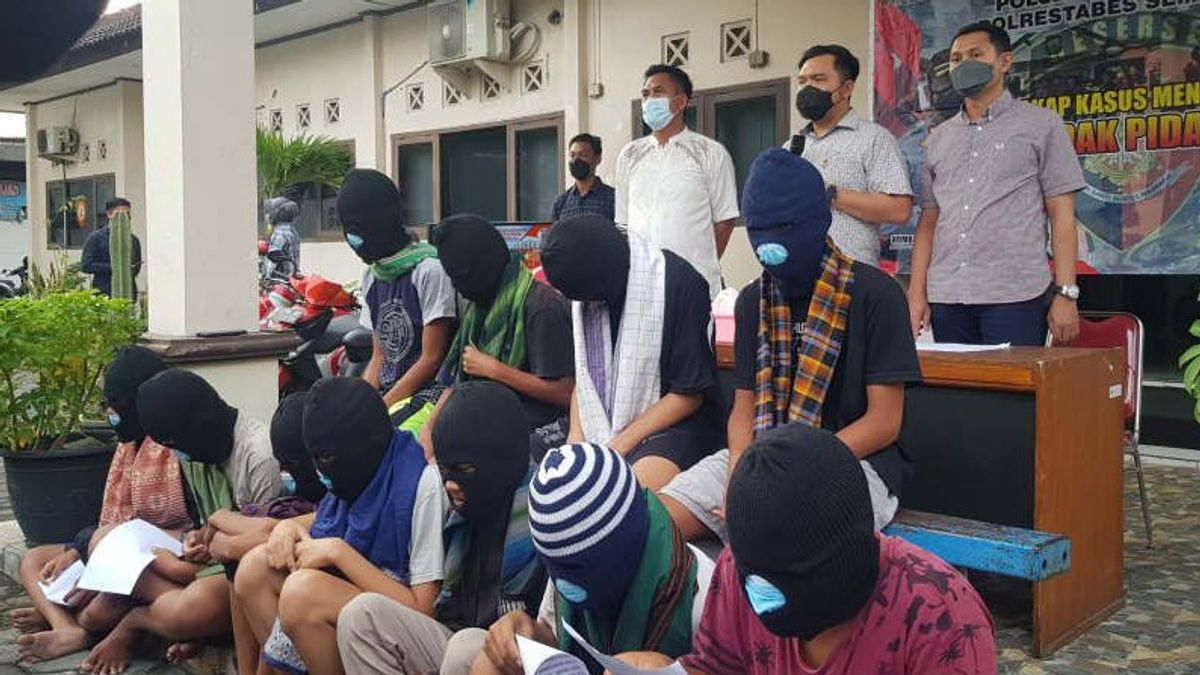 Mosque Teenager Tadarus Killed Attacked By Gangs Of Residents Wearing Sarongs