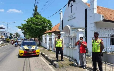 Antisipasi Aksi Teror, Polres Majalengka Perketat Keamanan di Gereja