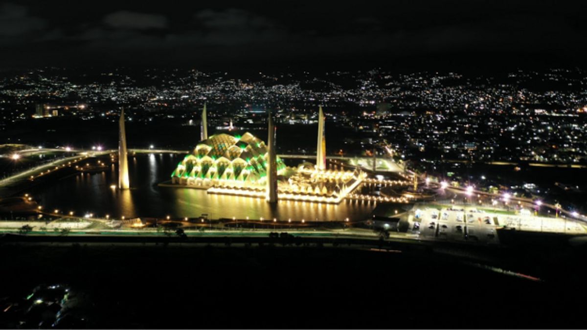 西爪哇省政府Al Jabbar大清真寺的Pungli:西爪哇Pungli Sikat的势头