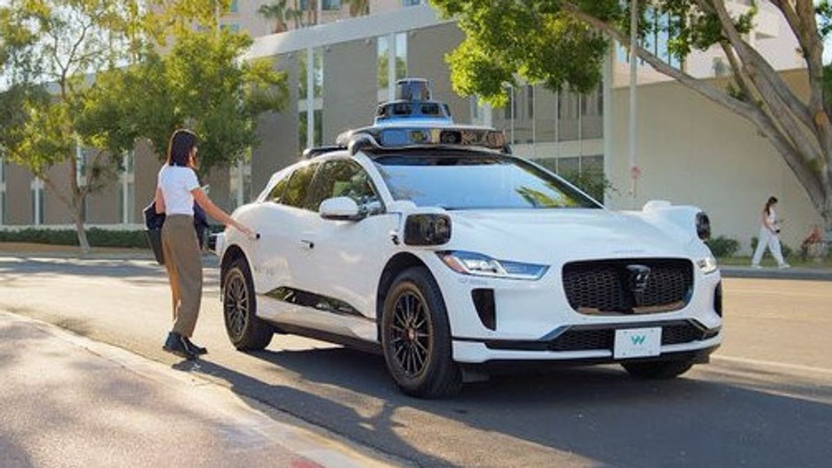 Waymo  Mulai Tawarkan Layanan Robotaxi Tanpa Pengemudi Gratis di Los Angeles