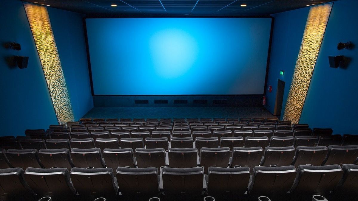 タンゲランの映画館はUV-Cライトを使用する必要があります