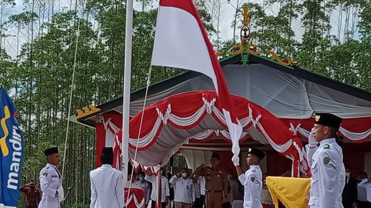 في قصر ميرديكا ، أقيم حفل عيد الاستقلال الإندونيسي بشكل حيوي ، ماذا عن نقطة الصفر في IKN؟