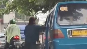 Men Who Appear As Thugs Who Are Suspected Of Extortion, Turn Out To Be 'brokers' For An Angkot Driver If They Get A Ticket