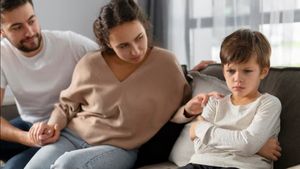 Cara Menenangkan Anak Tantrum dengan 7 Kalimat Ajaib