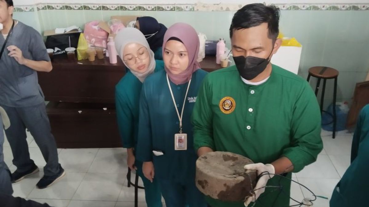 Woman At The OI Bridge In South Sumatra DIEd Persecuted, Perpetrator Ties A Milling Stone Into The Victim's Stomach