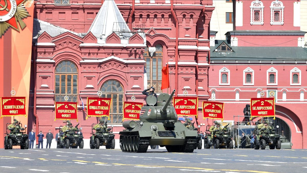Rusia Tidak akan Memamerkan Peralatan Militer di Parade Kemenangan Perang Dunia II