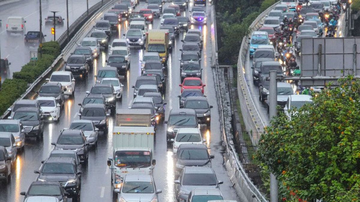 ジャカルタの交通渋滞により、71.4兆ルピアの損失が発生し、220万リットルの燃料が無駄になります