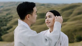 Haru dan Sakral, Intip 5 Momen Akad Nikah Maudy Ayunda dan Jesse Choi