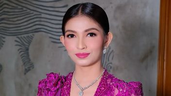 Gelang Cartier Mewah Selvi Ananda di Acara Tedhak Siten Putri Kaesang Tembus Ratusan Juta