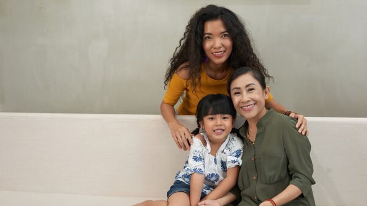 Orang Tua Lebih Sayang Anak Sulung atau Bungsu? Penelitian Ungkap Faktanya