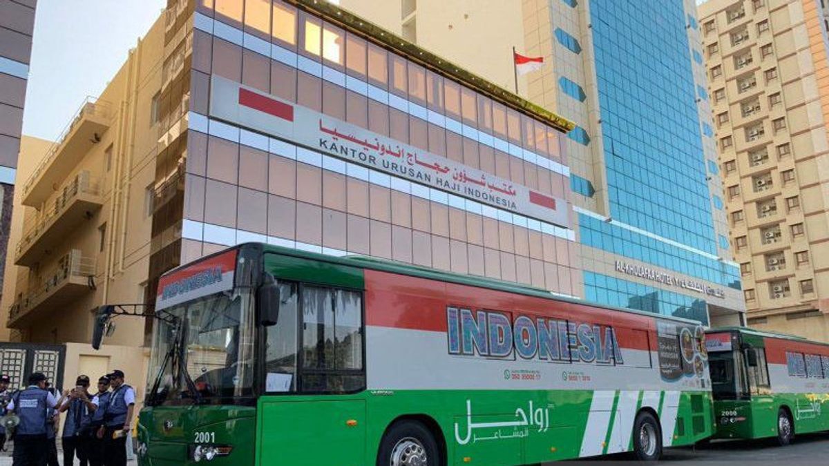 The Shalawat Bus Is Equipped With Cards So That Hajj Pilgrims Don't Get Lost