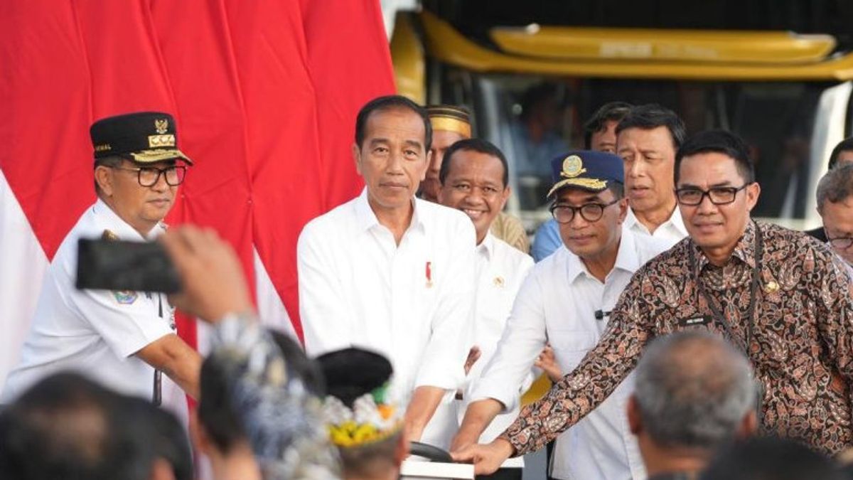 Jokowi souligne l’importance des transports de masse dans les zones moins bloquées de la ville