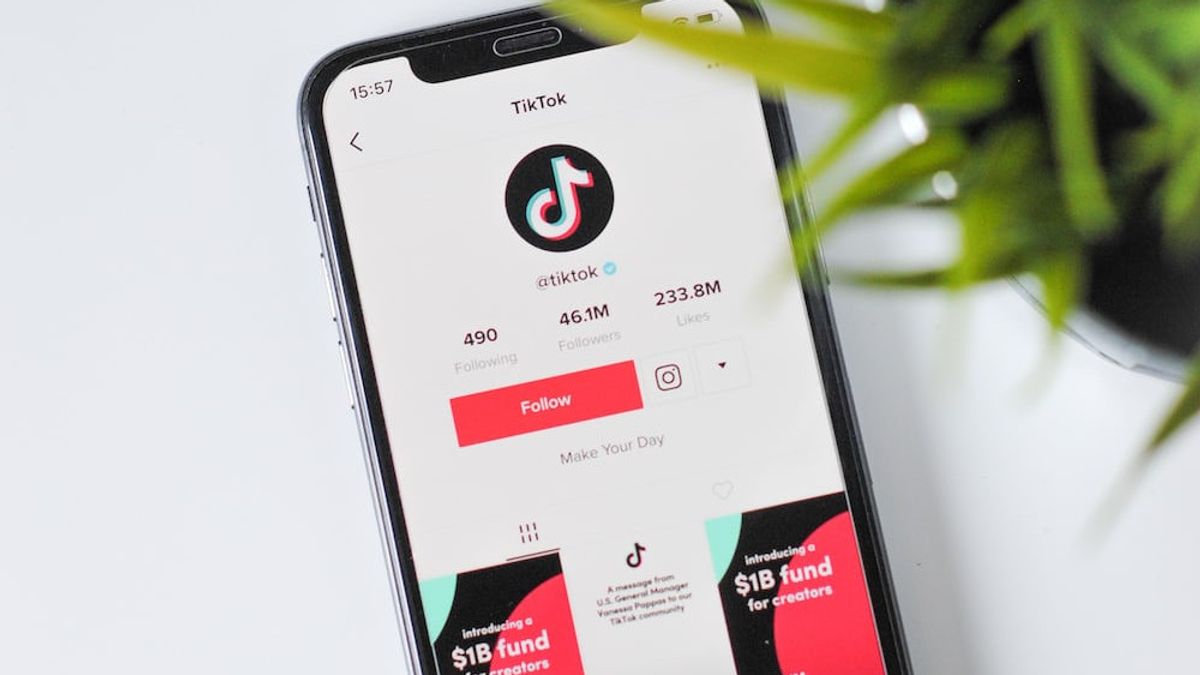 Easy, Here's How To <i>Repost</i> A Video On TikTok