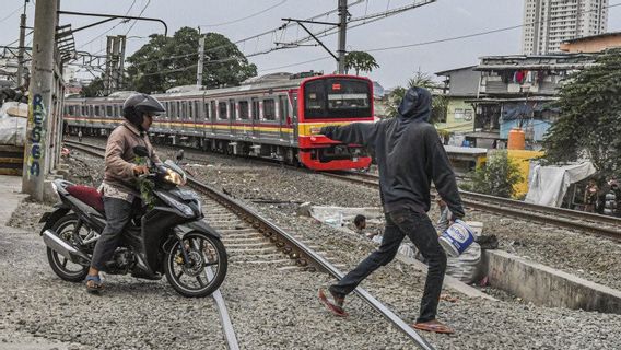 Tutup Perlintasan KA Sebidang, Kemenhub Wanti-wanti Penerobos Palang Pintu Kereta Bisa Dipidana