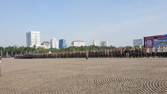 رئيس DKI Satpol PP يمنع أعضاءه من العودة للوطن في عيد الفطر