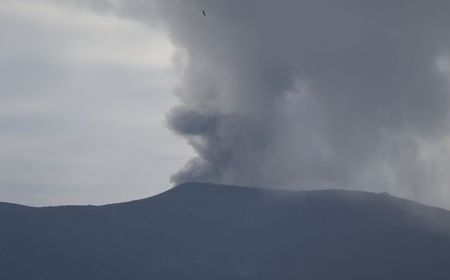 PVMBG Ingatkan Warga Jauhi Radius 4,5 Kilometer Gunung Marapi