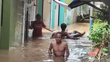 今天下午，雅加达的118个RT被洪水淹没