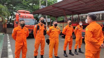 SAR Team Searches For 3 People Dragged By Cikapundung River Current Lembang West Bandung