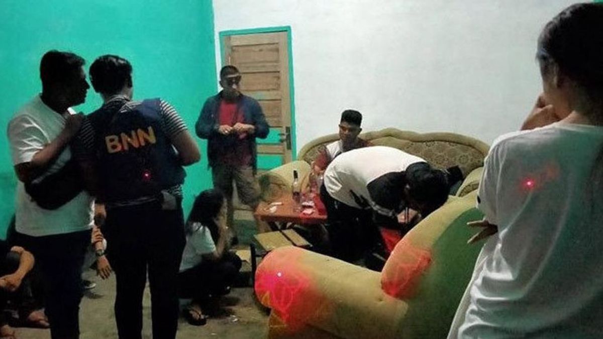 BNN Aceh Gerebek Pesta Narkoba PNS di Aceh Besar, Beberapa Adalah Wanita Muda
