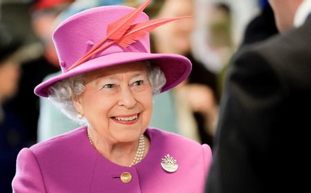 Nyeri Punggung, Ratu Elizabeth II Batal Ikuti Upacara Hari Pahlawan Inggris