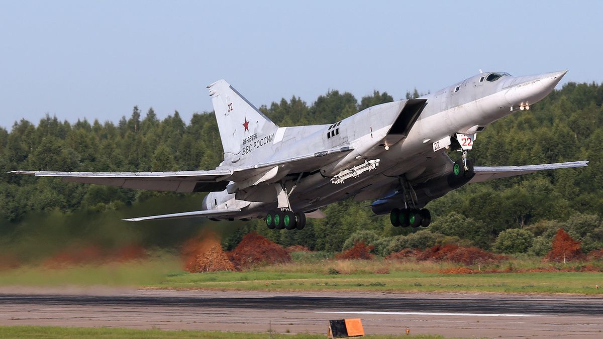 Sering Dipakai Membom Ukraina, Intelijen Inggris Sebut Pembom Supersonik Rusia Kemungkinan Hancur Diserang Drone