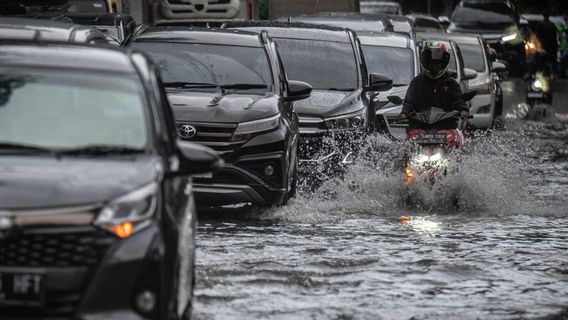 Pemkot Jakarta Utara Optimalkan Pompa Stationer Atasi Banjir di Kelapa Gading