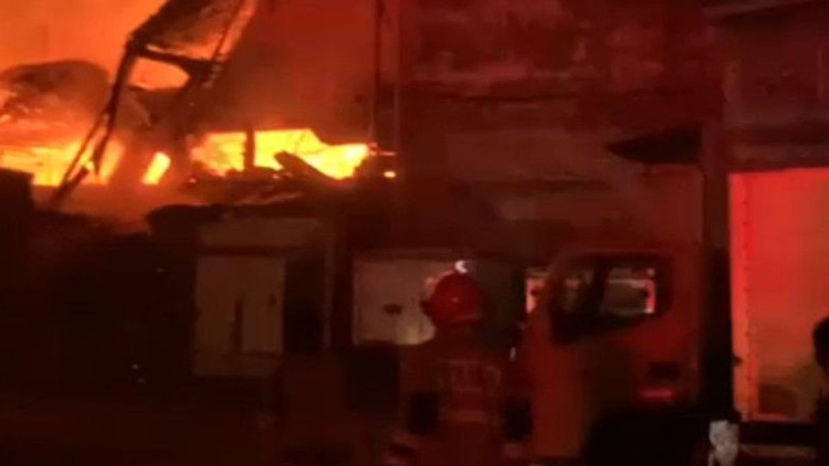 Factory In Kalideres, West Jakarta Caught Fire