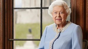  Mengenang Elizabeth II: Ratu Inggris Raya yang Pernah Keseleo Lidah Sebut West Ham Klub Idolanya