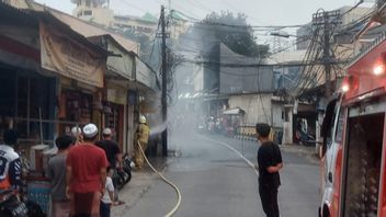 ar brisé par des câbles d'air à Kramat Jati, des habitants paniqués par les usagers de routes par peur