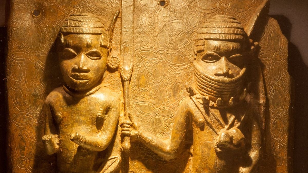 Cambridge University Will Restore Hundreds Of Benin Bronzes To Nigeria