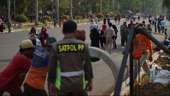 Tindak Pelanggar Protokol COVID-19, Satpol PP: Kami Jangan Dibenci