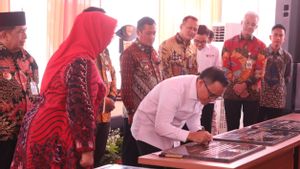 Ganjar Pranowo Dampingi Menpan-RB Abdullah Azwar Anas Resmikan 7 MPP Baru di Jateng