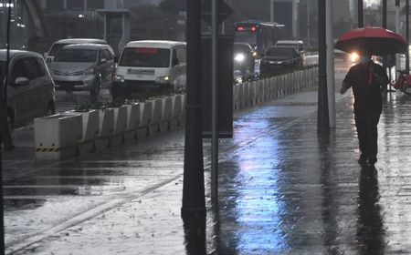 Prakiraan Cuaca: Jakarta Cerah Berawan dan Bali Hujan Ringan