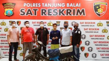A Couple In Tanjung Balai, North Sumatra, Is Desperate To Snatch A Motorbike, His Wife Is Still Wanted By The Police