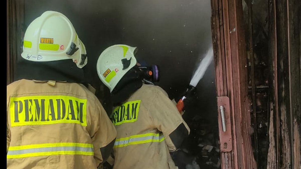 Kerugian Kebakaran Ruko di Cengkareng Capai Rp3 Miliar, Satu Petugas Luka Ringan