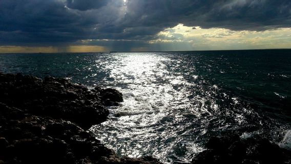 セランの4人の漁師が海上で雷に殺されました