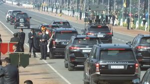 インドのモディ首相が燃料節約のために車列を削減